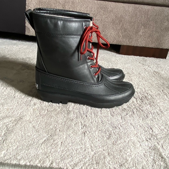 Dirty Laundry Rain Boots - Picture 4 of 7